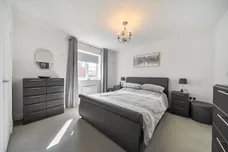 Hayler Gardens, Southwater, RH13 photo 10