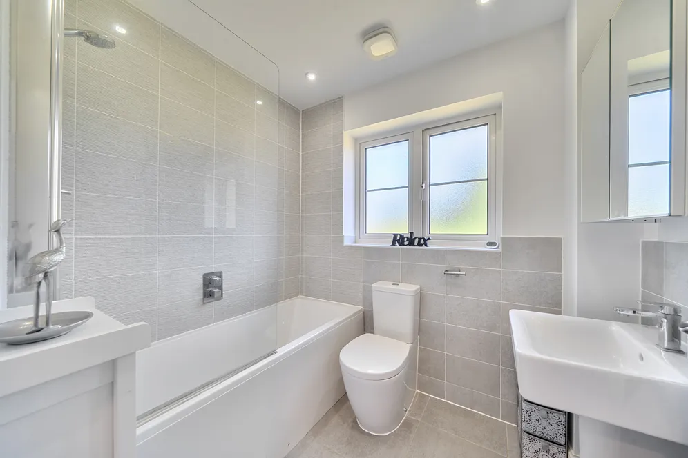 Hayler Gardens, Southwater, RH13 photo 13