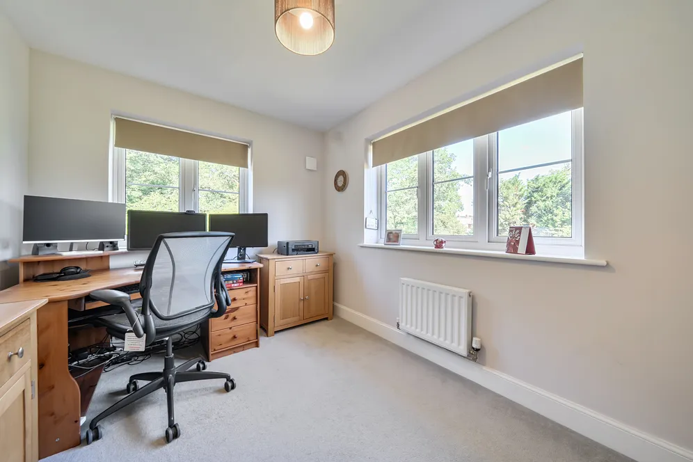 Hayler Gardens, Southwater, RH13 photo 14