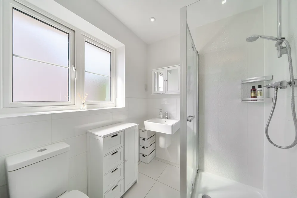 Hayler Gardens, Southwater, RH13 photo 17