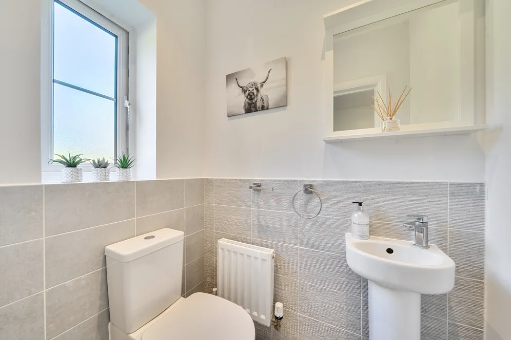 Hayler Gardens, Southwater, RH13 photo 20