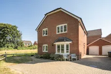 Hayler Gardens, Southwater, RH13 photo 1