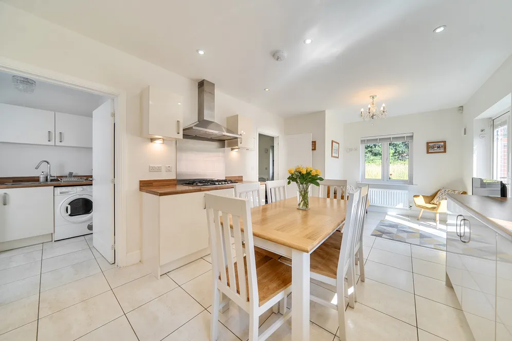 Hayler Gardens, Southwater, RH13 photo 8