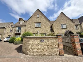 Waine Rush View, WITNEY photo