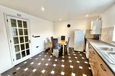 Waine Rush View, WITNEY