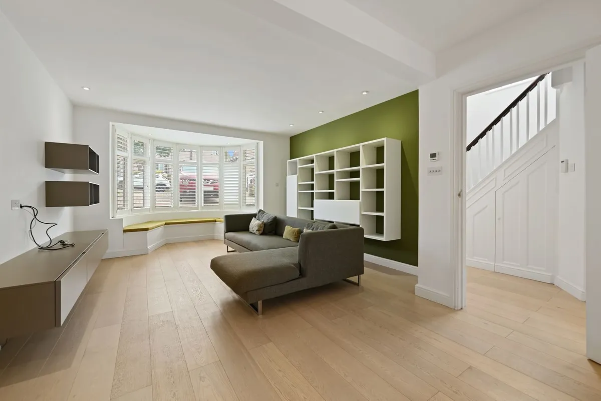 Randall Avenue, London, NW2