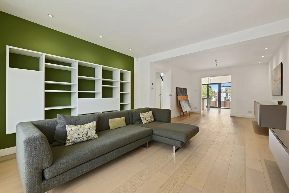 Randall Avenue, London, NW2