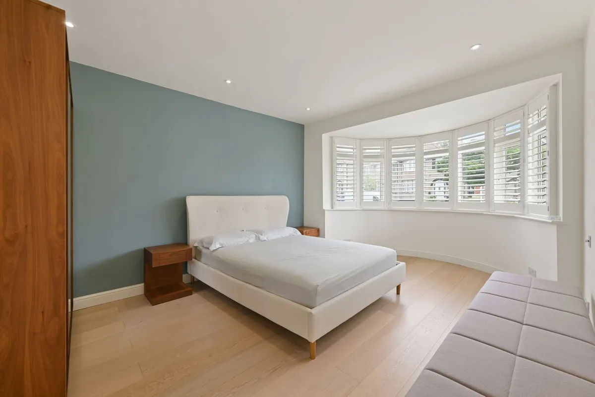 Randall Avenue, London, NW2