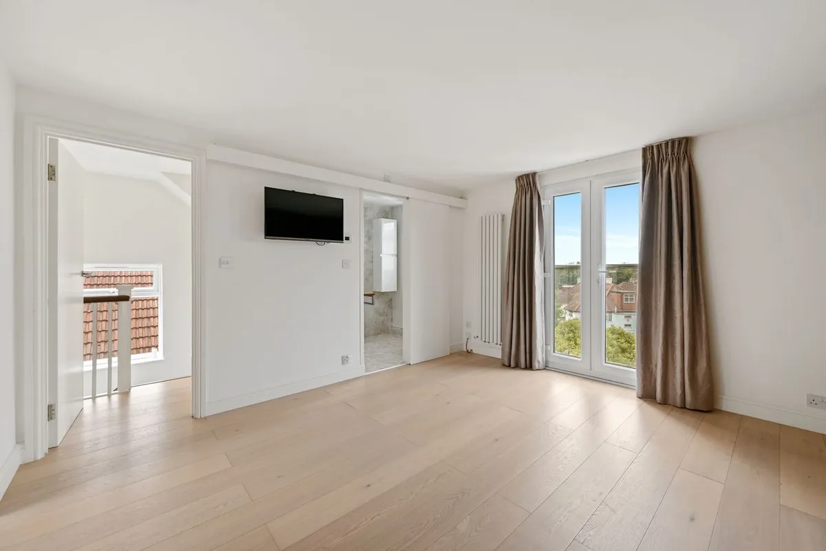 Randall Avenue, London, NW2