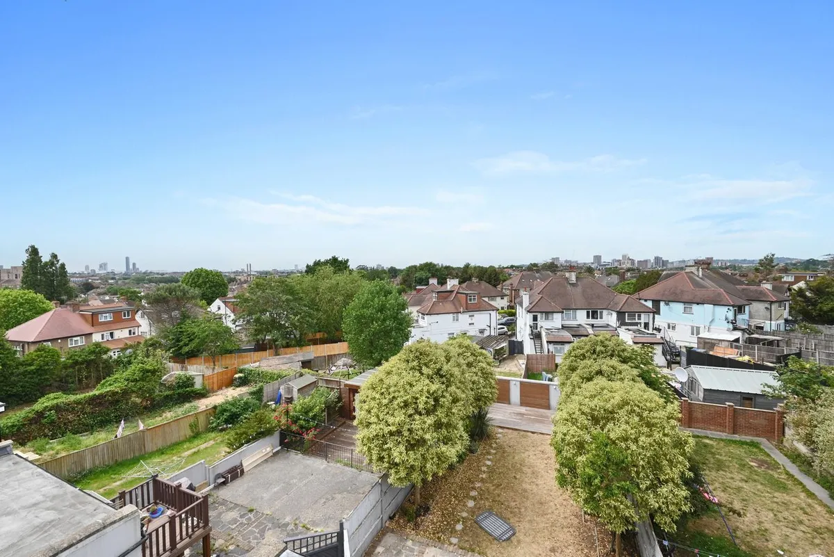 Randall Avenue, London, NW2