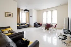 Royal Manor Drive London N11 photo 2