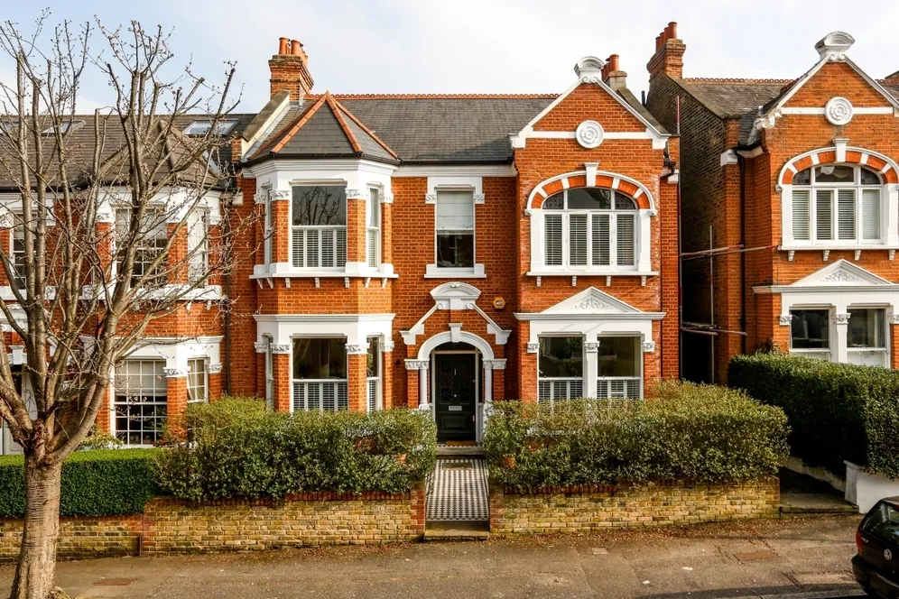 Bernard Gardens Wimbledon SW19 photo 3