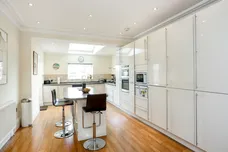 Bernard Gardens Wimbledon SW19 photo 5