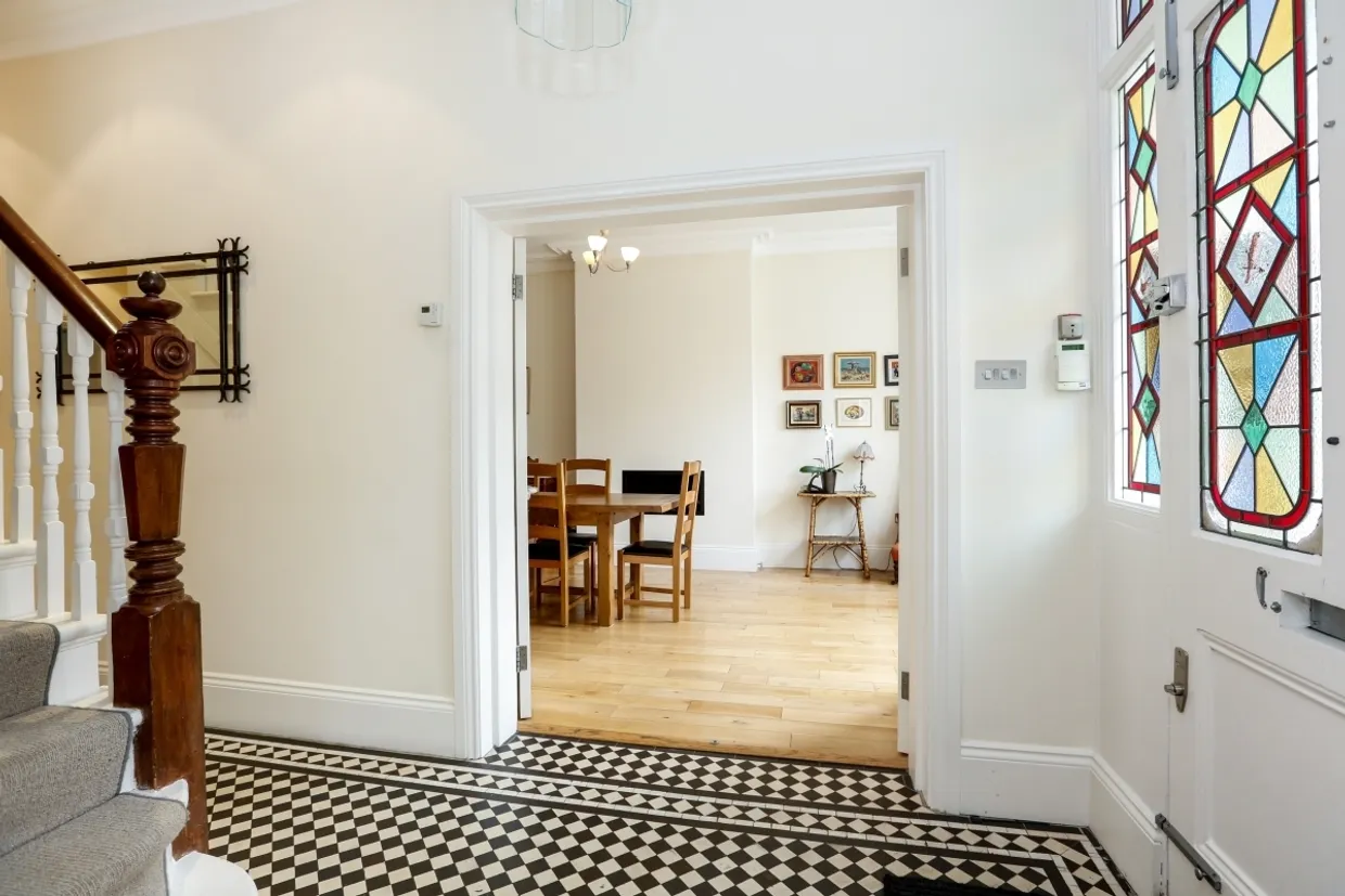 Bernard Gardens Wimbledon SW19 photo 7