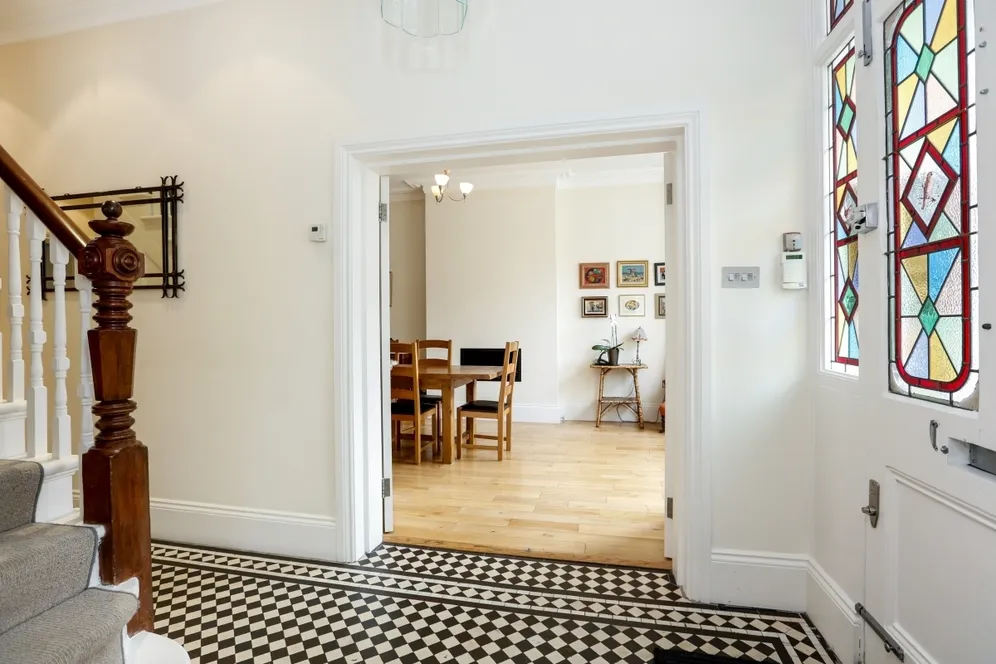 Bernard Gardens Wimbledon SW19 photo 7