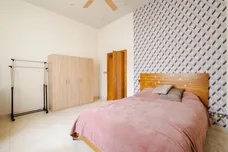 Royal Manor Drive London N11 photo 8