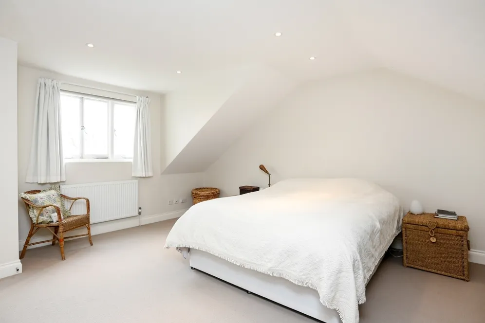 Bernard Gardens Wimbledon SW19 photo 8
