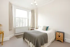 Bernard Gardens Wimbledon SW19 photo 9