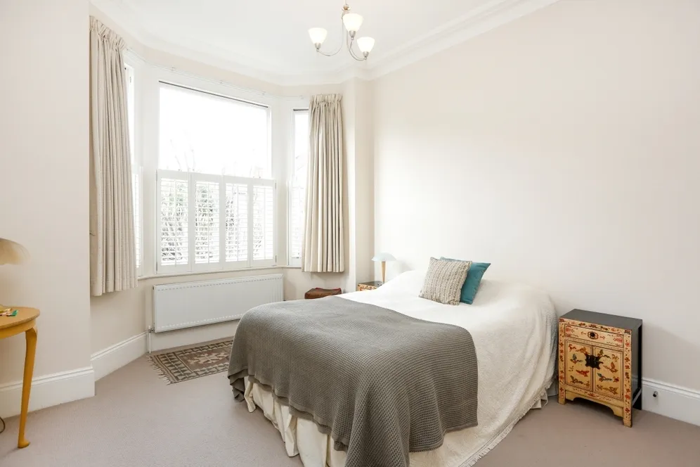 Bernard Gardens Wimbledon SW19 photo 9