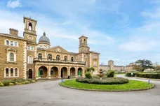 Royal Manor Drive London N11 photo 10