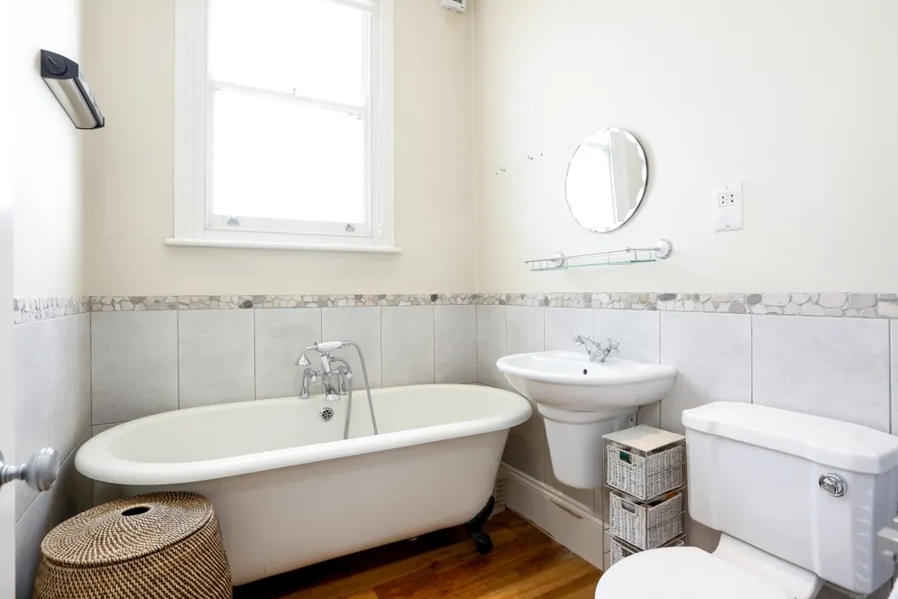 Bernard Gardens Wimbledon SW19 photo 14