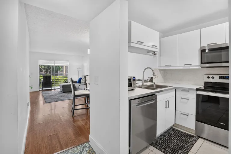 2793 NW 104th Ave, Sunrise, FL 33322