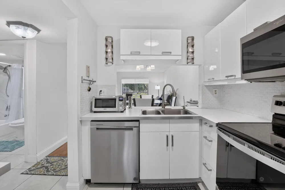 2793 NW 104th Ave, Sunrise, FL 33322