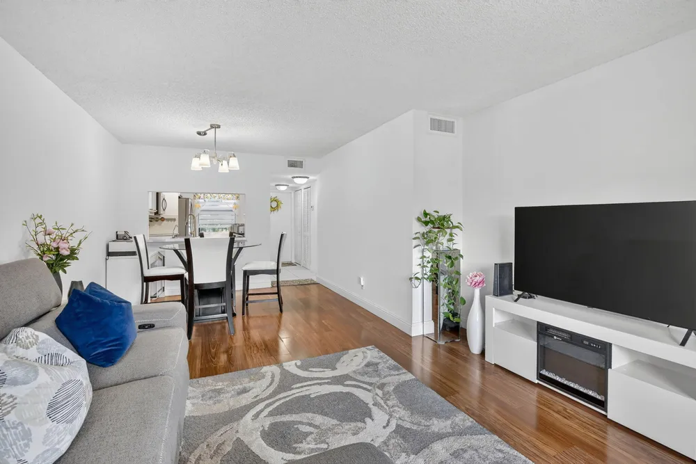 2793 NW 104th Ave, Sunrise, FL 33322