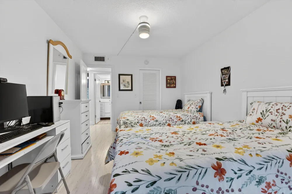 1025 Ventnor H, Deerfield Beach, FL 33442