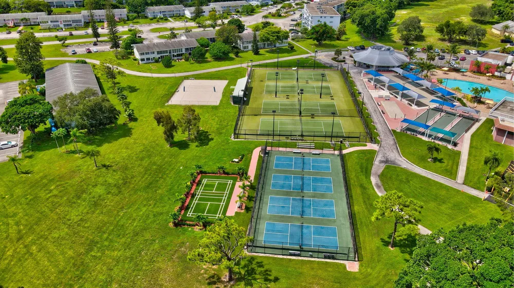 1025 Ventnor H, Deerfield Beach, FL 33442