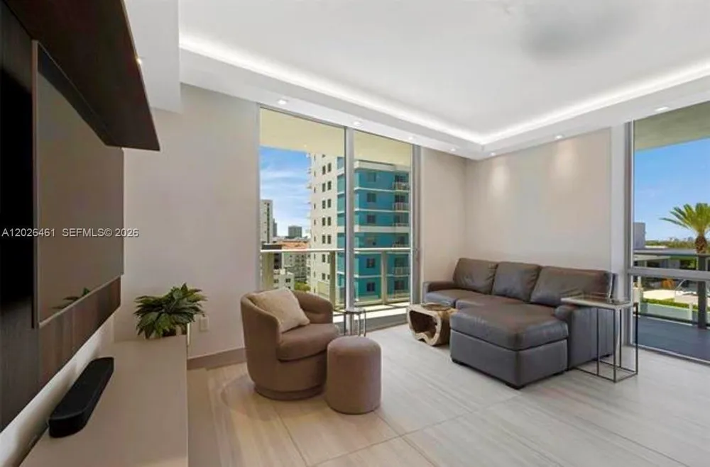 1010 SW 2nd Ave, Miami, FL 33130