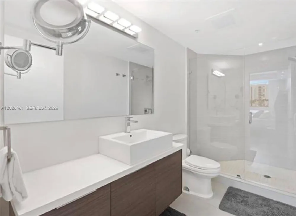 1010 SW 2nd Ave, Miami, FL 33130