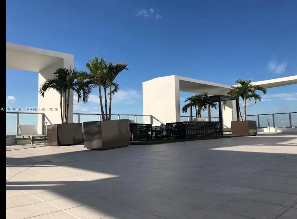 1010 SW 2nd Ave, Miami, FL 33130