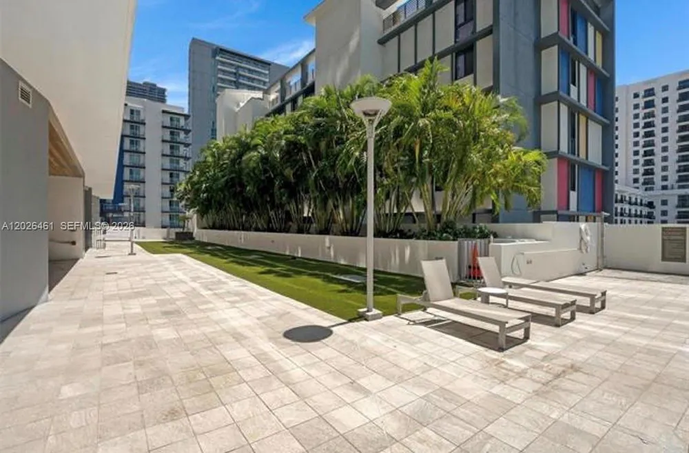 1010 SW 2nd Ave, Miami, FL 33130