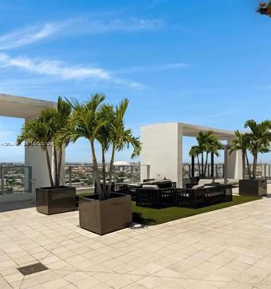 1010 SW 2nd Ave, Miami, FL 33130