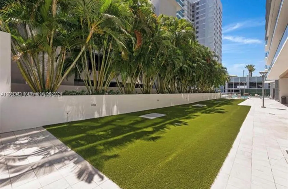 1010 SW 2nd Ave, Miami, FL 33130
