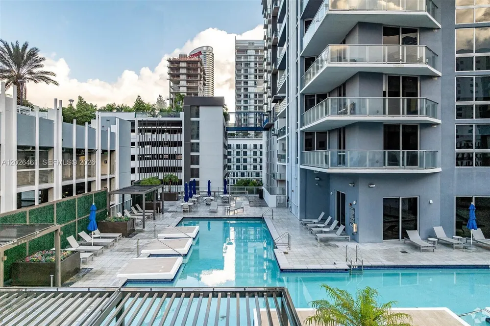 1010 SW 2nd Ave, Miami, FL 33130