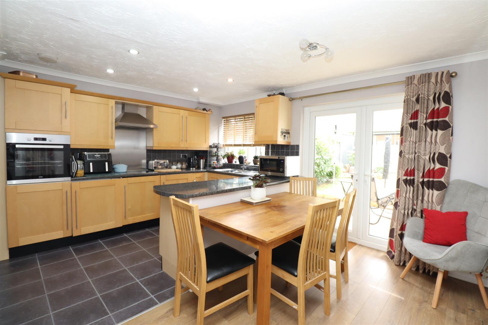 Meadow View, Potterspury, Towcester Image 2