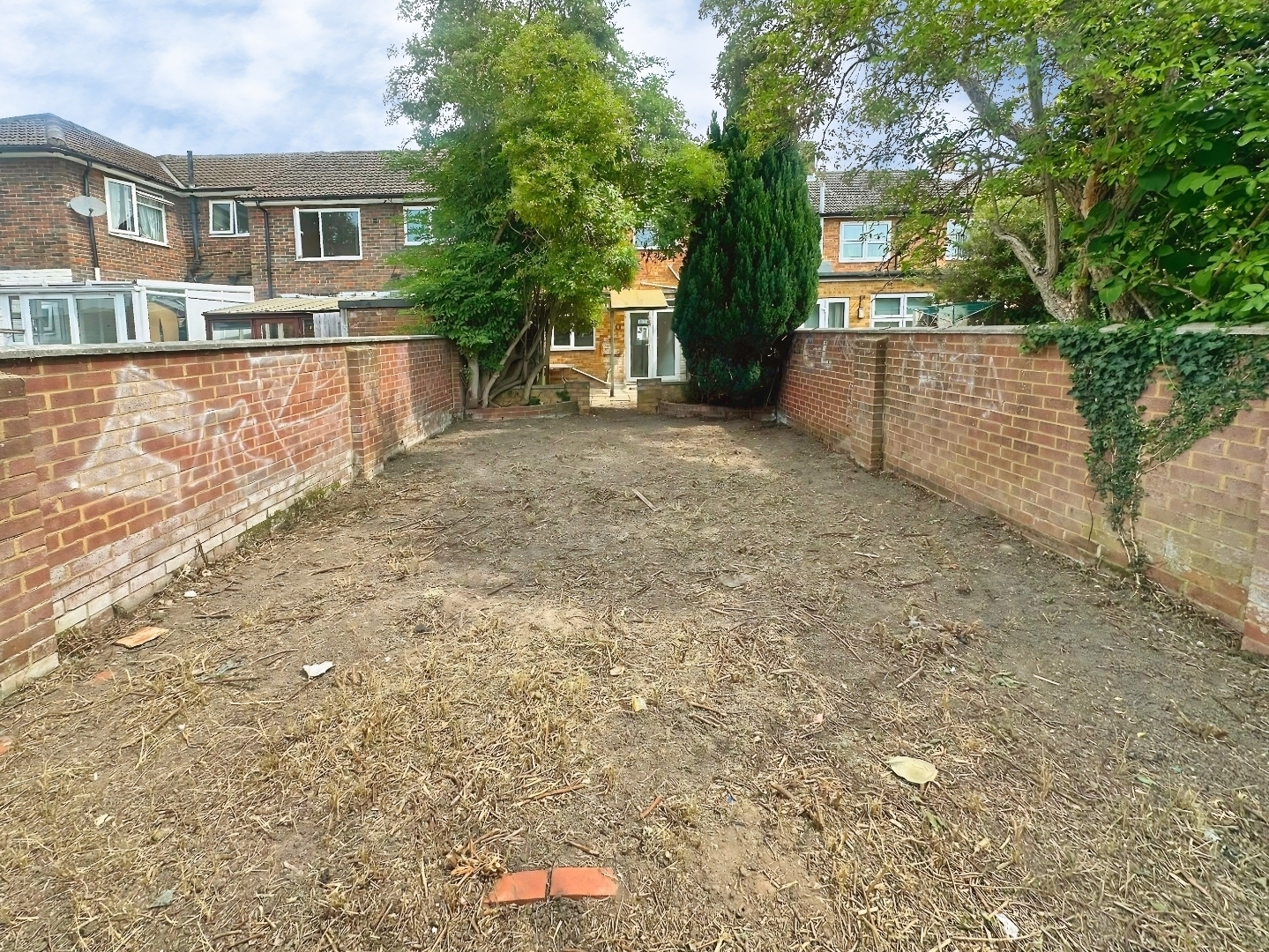 Lower Lees Road, Slough Image 9