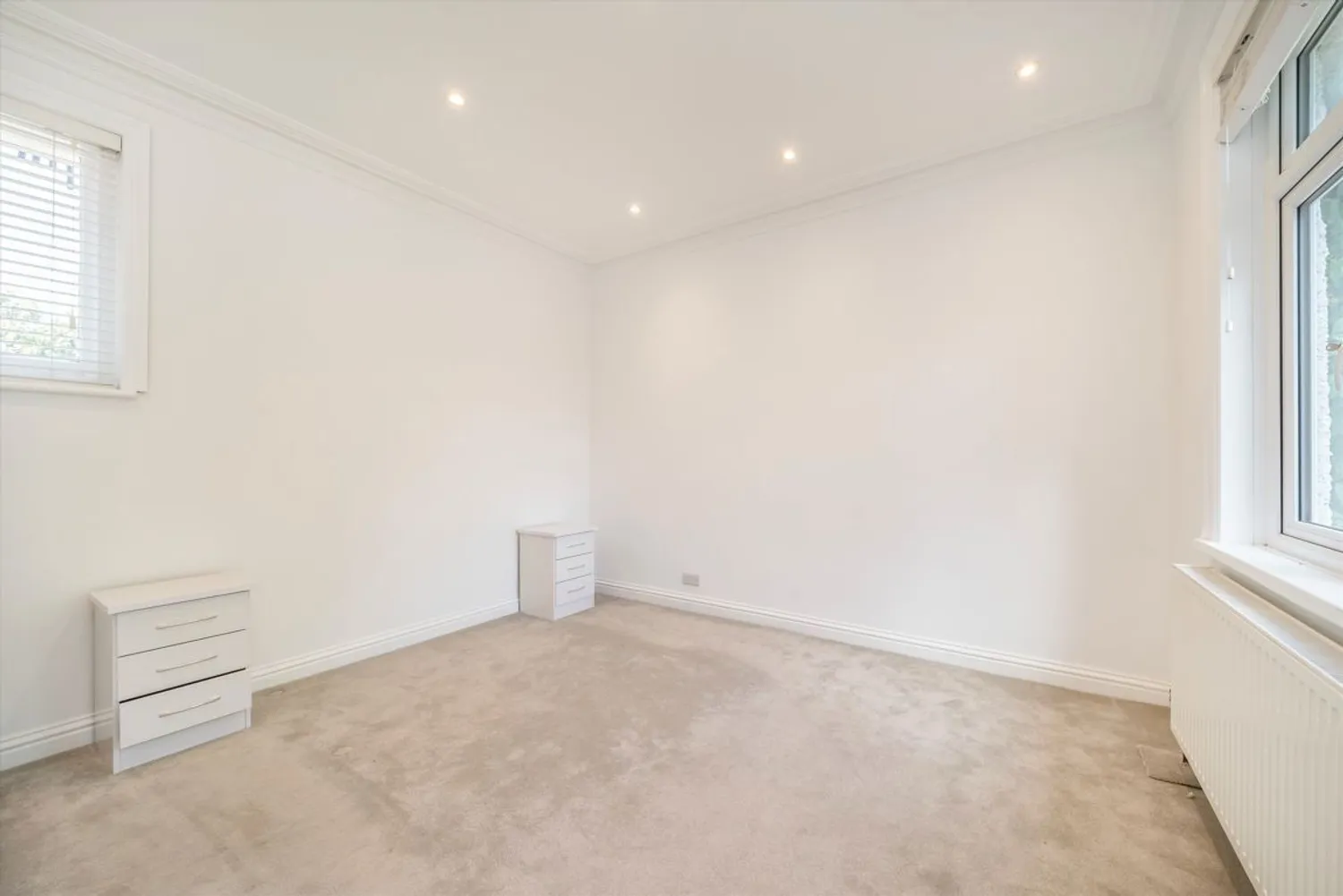 Holm Close, Addlestone, KT15 photo 3
