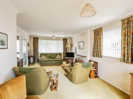 Buckingham Close, Seaford thumb 3