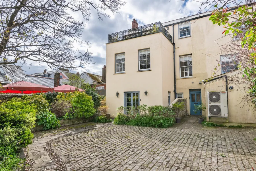 Property Image 11