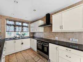 Thurleston Avenue, Morden thumb 3