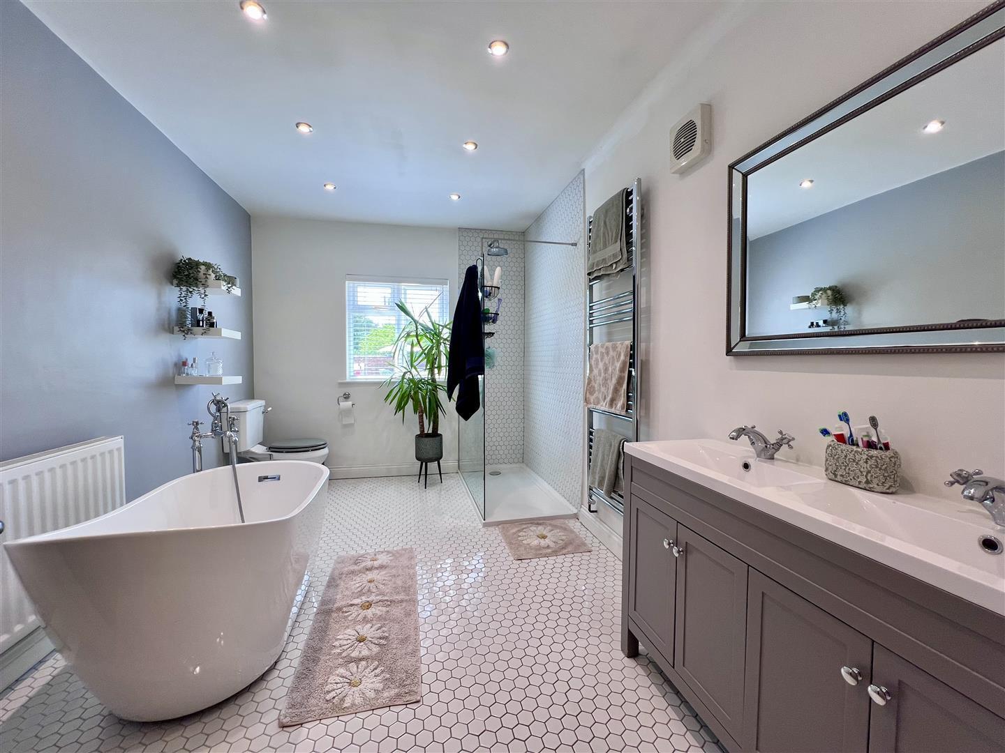 Watling Street West, Towcester Image 3