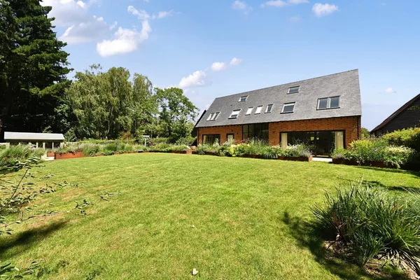 Hammonds Mill Place, Hassocks, BN6 photo 2