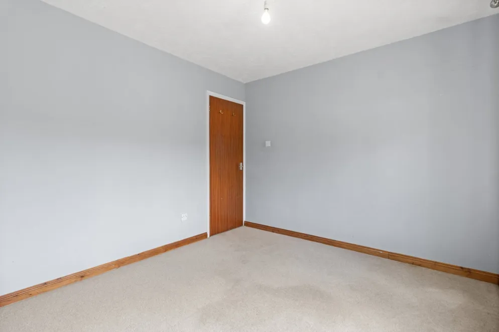 Property carousel item 13