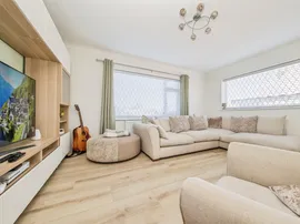Victoria Avenue, Kirby-le-Soken, FRINTON-ON-SEA thumb 3