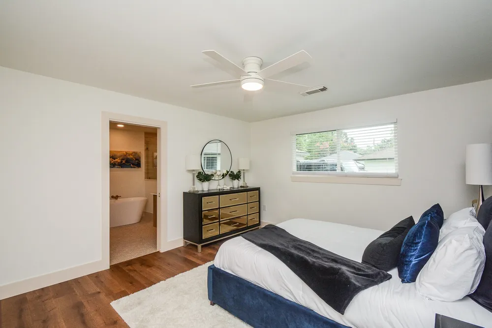 6214 Yarwell Dr, Houston, TX 77096