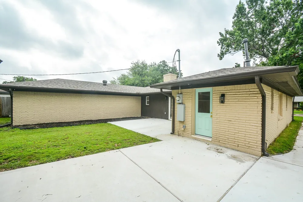 6214 Yarwell Dr, Houston, TX 77096