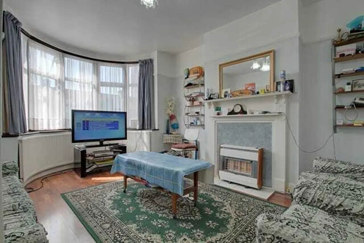 Cairnfield Avenue, London, NW2